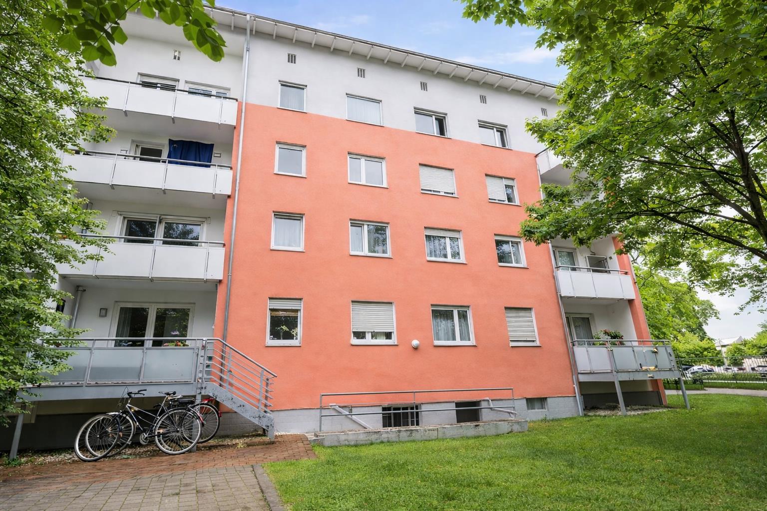 4-Zimmer-Wohnung Neuhausen